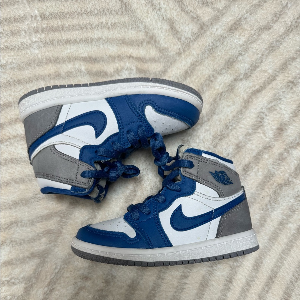 Jordan one retro high OG toddler 8c